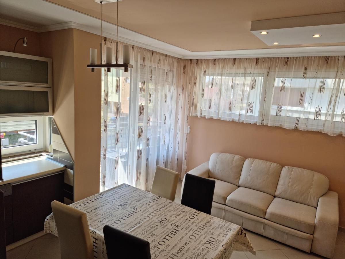 Betti Apartman Siófok Buitenkant foto